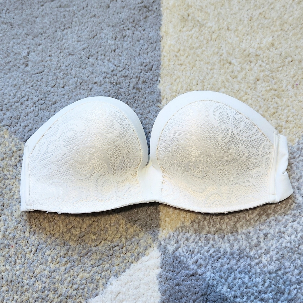 Wireless Strapless Push-Up Bra – 32D
